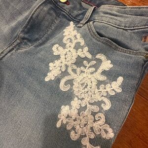 Tommy Hilfiger Denim with Cream Embroidery